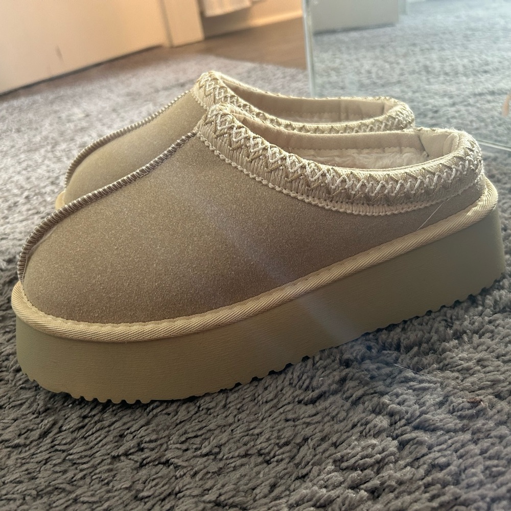 Platform Slippers - Picture 4 of 4